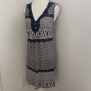 Hale Bob Sleeveless V-Neck Patterned Knit Dress in Navy & White
